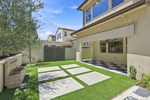 587 Gateway Lane, San Marcos, CA 92078