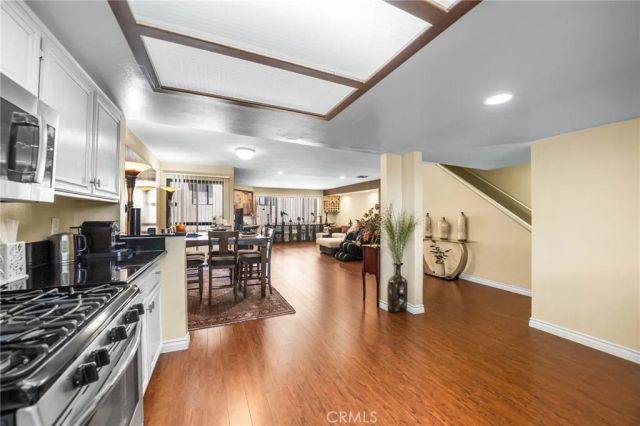 554 E San Jose 203, Burbank, CA 91501