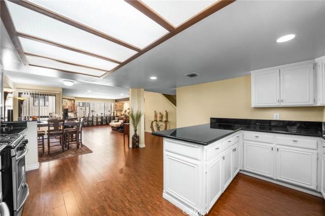 554 E San Jose 203, Burbank, CA 91501