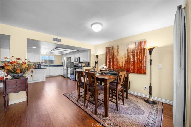554 E San Jose 203, Burbank, CA 91501