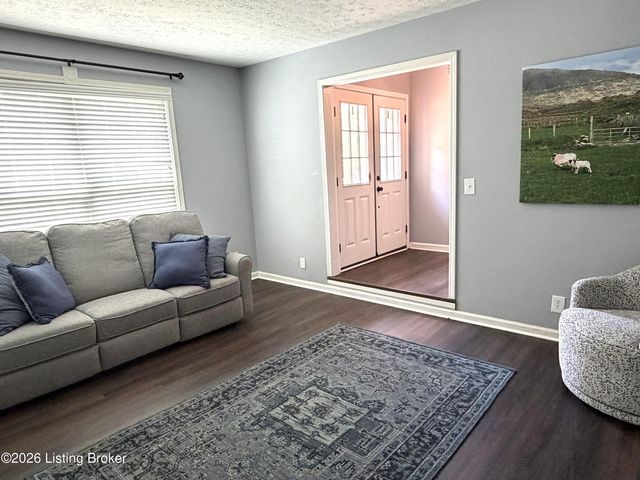 1207 Pheasant Ridge Rd, Goshen, KY 40026
