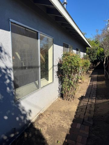 224 N Santa Ana St, Los Banos, CA 93635