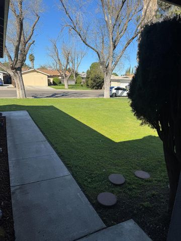 224 N Santa Ana St, Los Banos, CA 93635