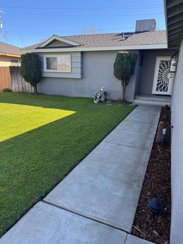 224 N Santa Ana St, Los Banos, CA 93635