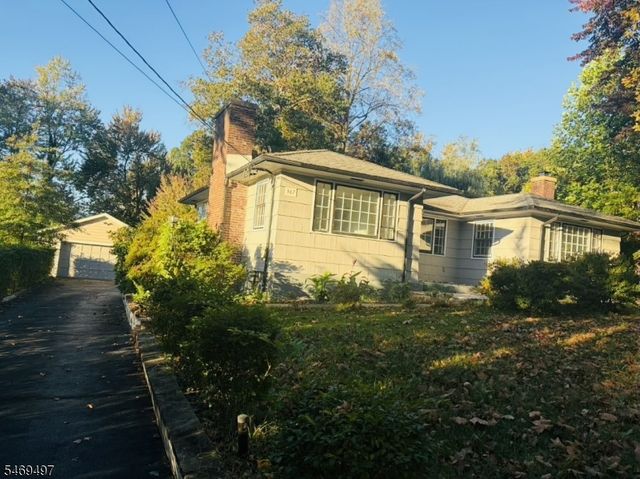 367 Summit Rd, Mountainside Boro, NJ 07092