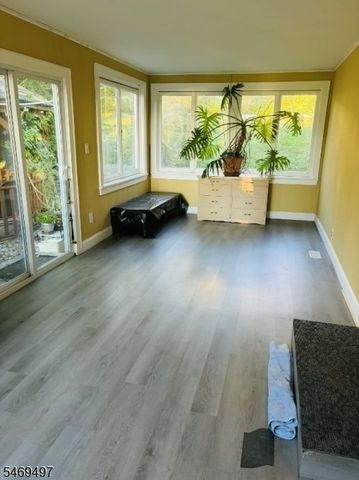 367 Summit Rd, Mountainside Boro, NJ 07092
