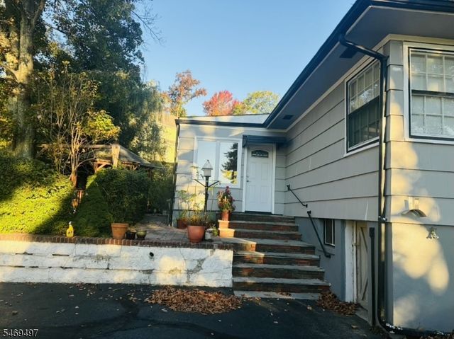 367 Summit Rd, Mountainside Boro, NJ 07092