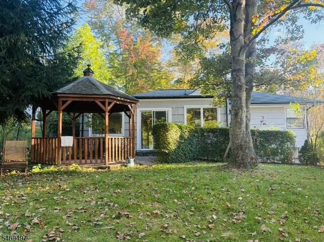 367 Summit Rd, Mountainside Boro, NJ 07092