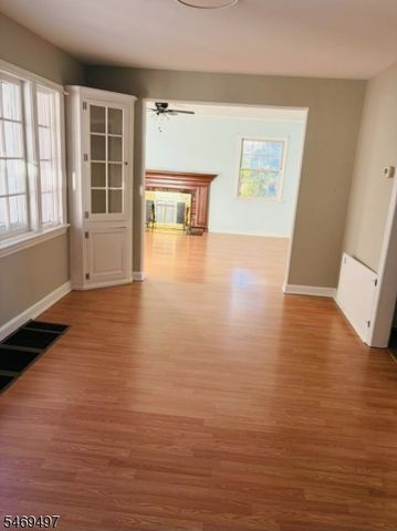 367 Summit Rd, Mountainside Boro, NJ 07092