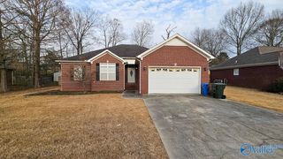 802 Bellemeade Street SW, Hartselle, AL 35640