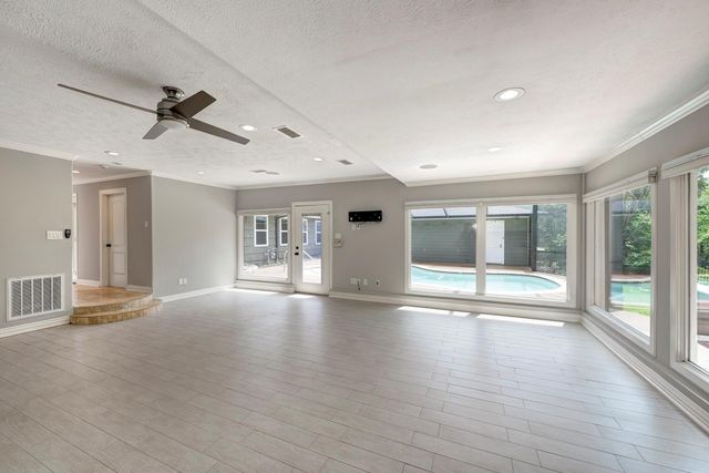 6107 Queenswood Lane, Houston, TX 77008