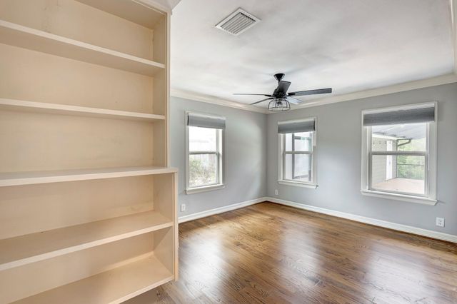6107 Queenswood Lane, Houston, TX 77008
