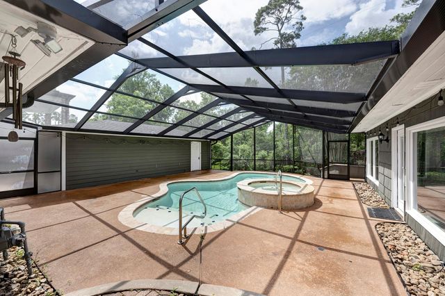 6107 Queenswood Lane, Houston, TX 77008