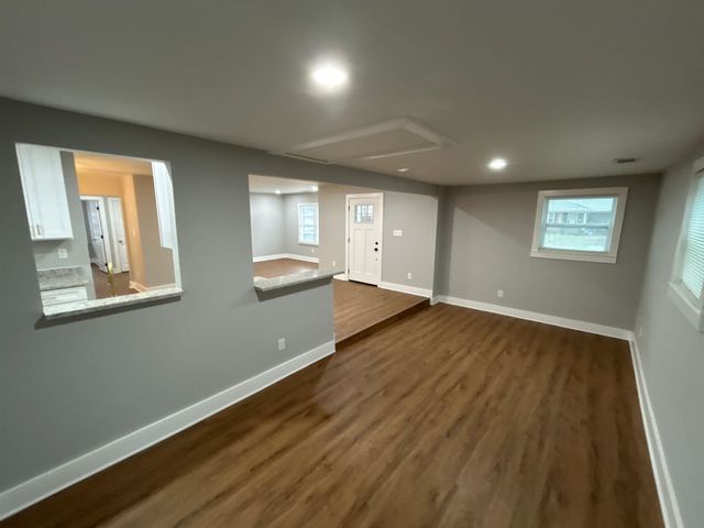 1326 WHITEWATER RD, Memphis, TN 38117