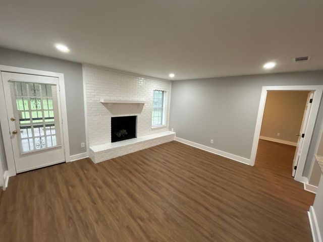 1326 WHITEWATER RD, Memphis, TN 38117