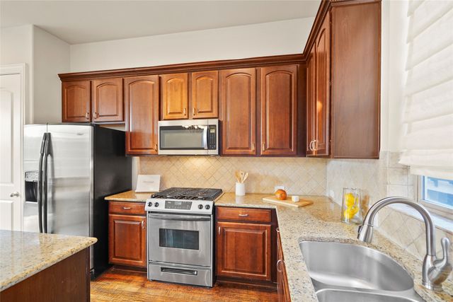 6748 Plaza Viaduct, Irving, TX 75039