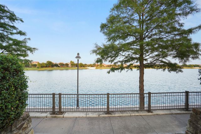 6748 Plaza Viaduct, Irving, TX 75039