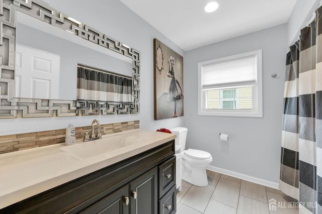 555 E Washington Avenue E, Woodbridge Proper, NJ 07095