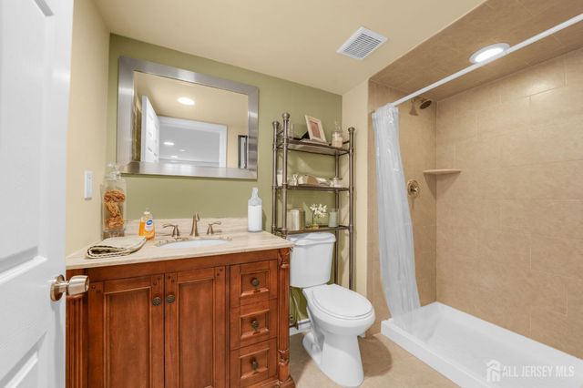 555 E Washington Avenue E, Woodbridge Proper, NJ 07095