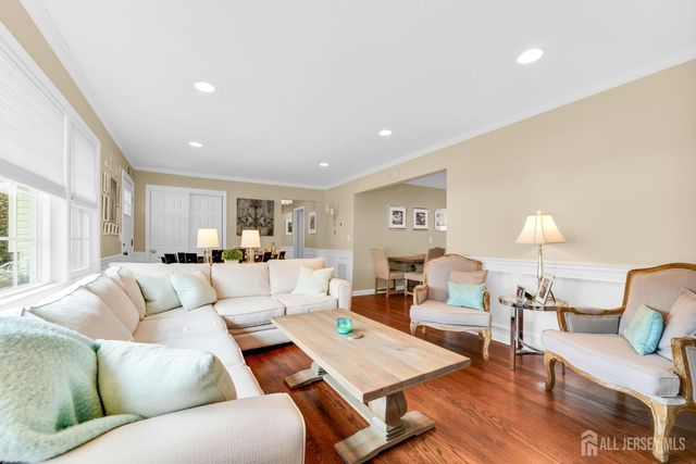 555 E Washington Avenue E, Woodbridge Proper, NJ 07095