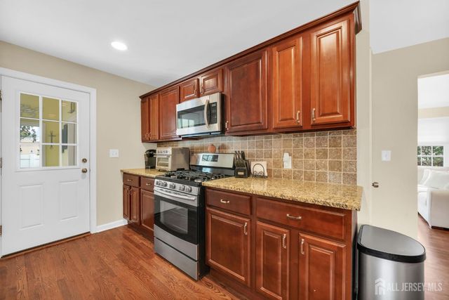 555 E Washington Avenue E, Woodbridge Proper, NJ 07095