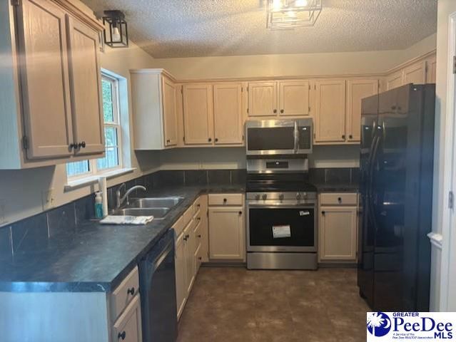 642 Aspen St, Florence, SC 29501