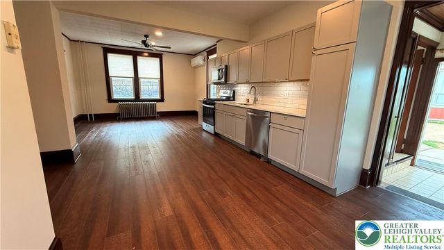 3241 Freemansburg Avenue, Palmer Twp, PA 18045