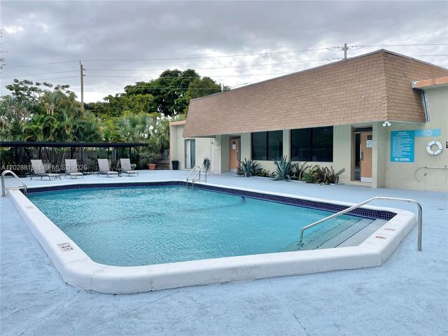 16950 W Dixie Hwy A531, North Miami Beach, FL 33160