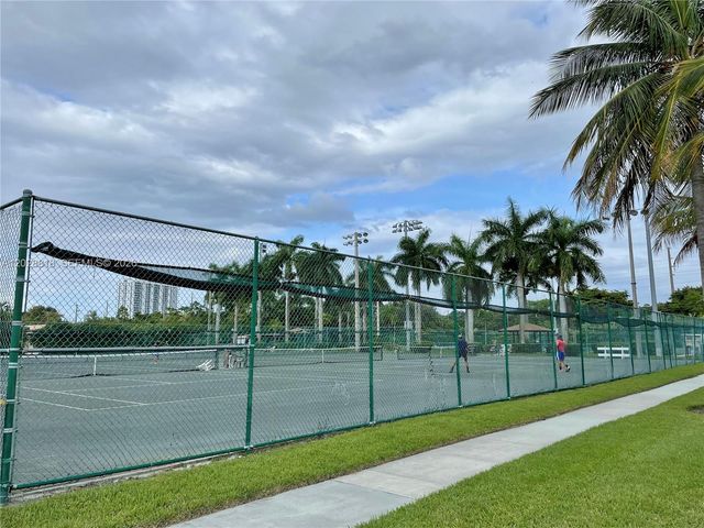 16950 W Dixie Hwy A531, North Miami Beach, FL 33160