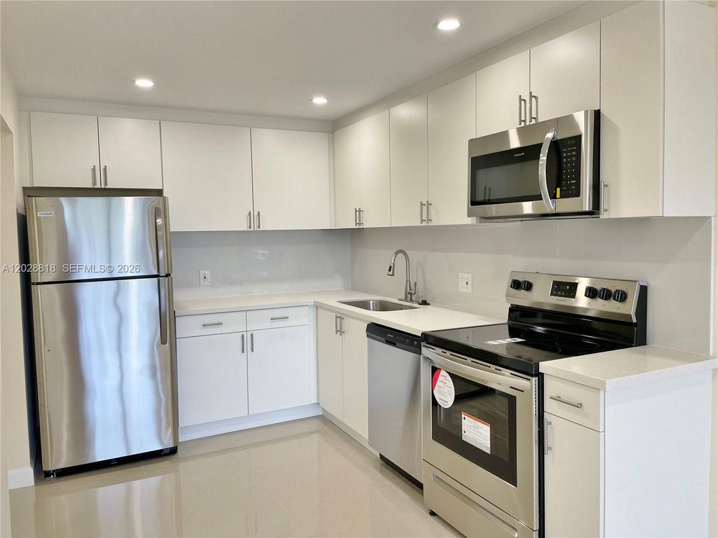 16950 W Dixie Hwy A531, North Miami Beach, FL 33160