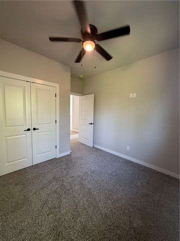 54 Rountree Drive, Bella Vista, AR 72715