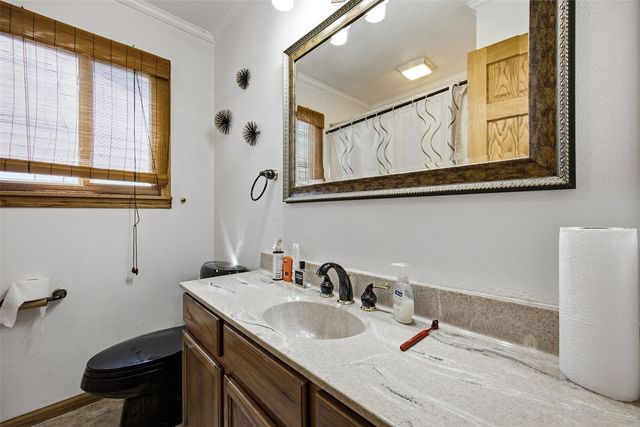 4711 F Ave NE, Cedar Rapids, IA 52402