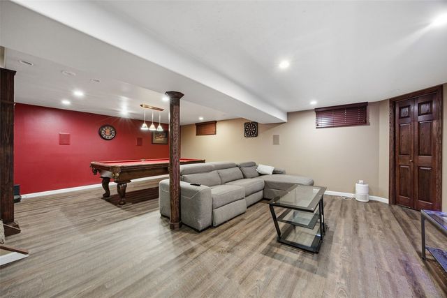4711 F Ave NE, Cedar Rapids, IA 52402