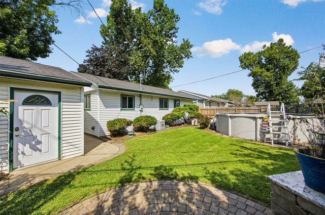 4711 F Ave NE, Cedar Rapids, IA 52402