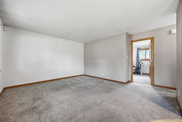 4711 F Ave NE, Cedar Rapids, IA 52402