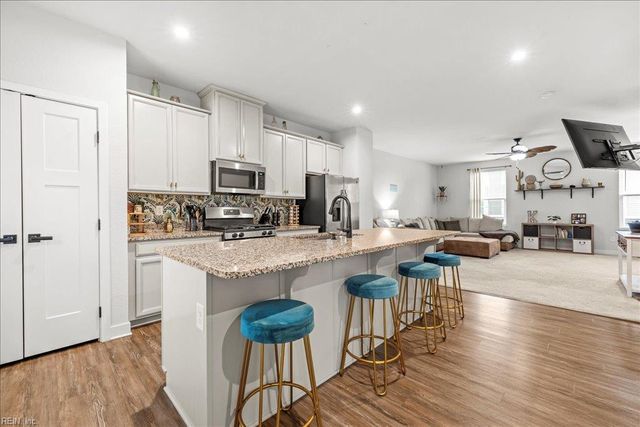 1808 Aft WAY, Chesapeake, VA 23323