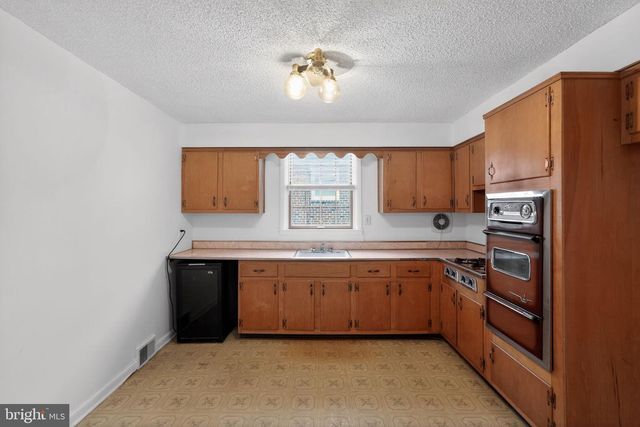 720 HILL RD, Philadelphia, PA 19128