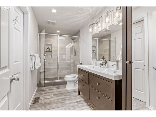 10945 Ne PRESCOTT St, Portland, OR 97220