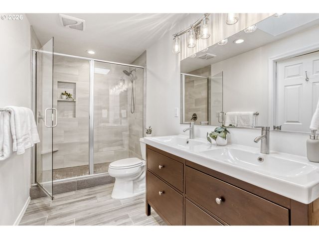 10945 Ne PRESCOTT St, Portland, OR 97220