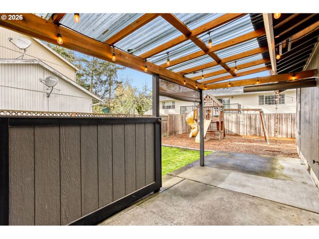 10945 Ne PRESCOTT St, Portland, OR 97220