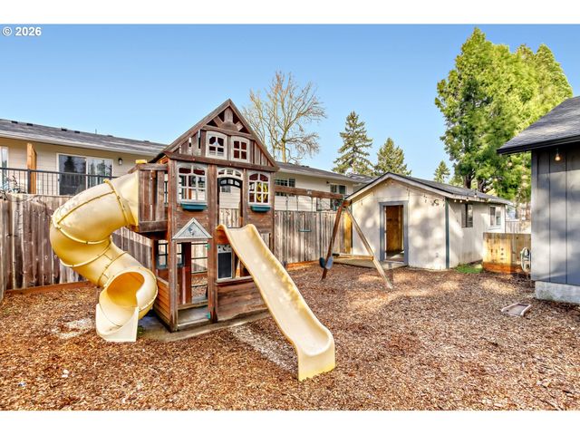 10945 Ne PRESCOTT St, Portland, OR 97220