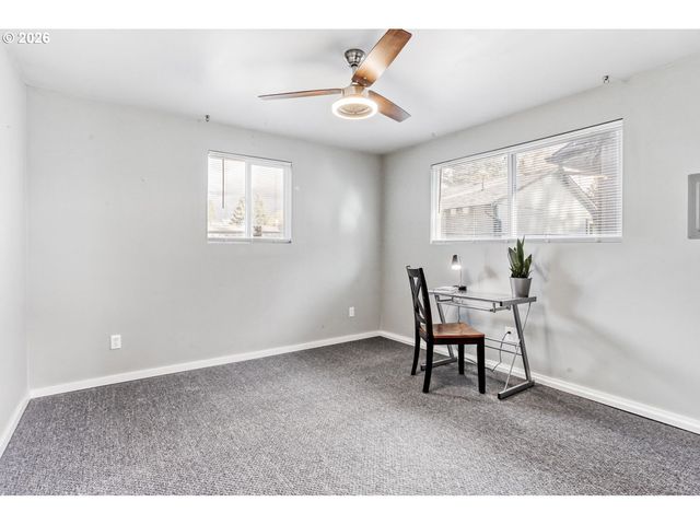 10945 Ne PRESCOTT St, Portland, OR 97220