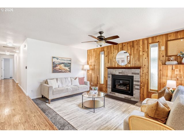 10945 Ne PRESCOTT St, Portland, OR 97220