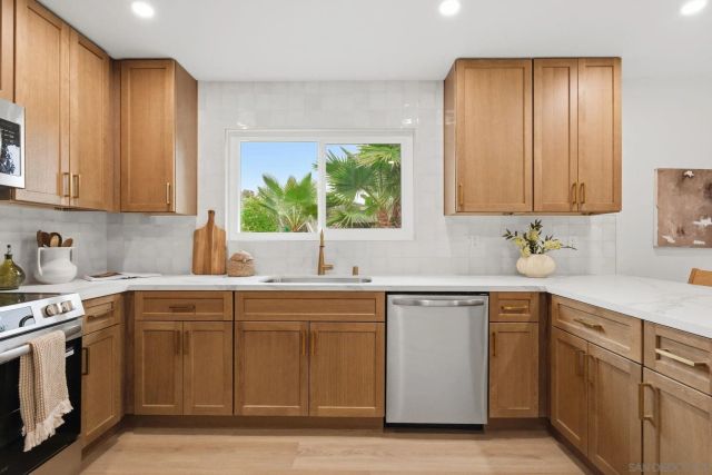 3545 Mount Burnham Ct, San Diego, CA 92111