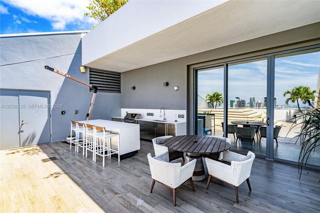 88 SW 7th Street 4203, Miami, FL 33130