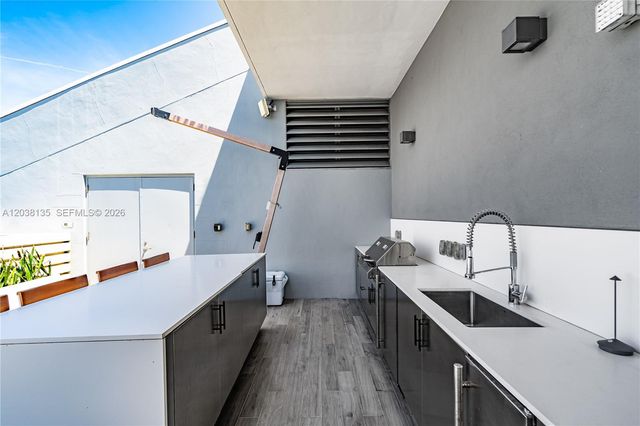 88 SW 7th Street 4203, Miami, FL 33130
