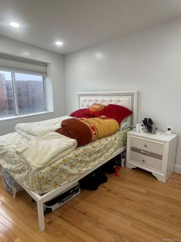 137-08 31 st Road 6E, Flushing, NY 11354