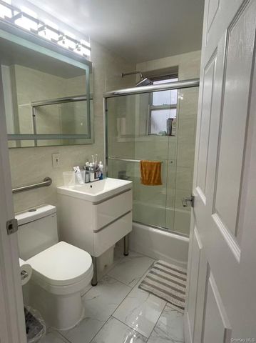 137-08 31 st Road 6E, Flushing, NY 11354