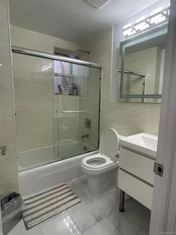 137-08 31 st Road 6E, Flushing, NY 11354