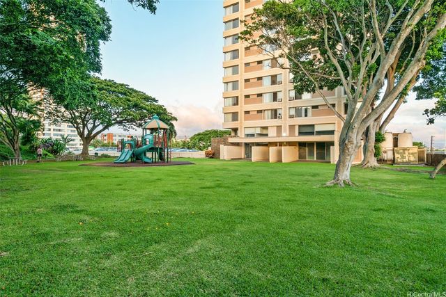 1060 Kamehameha Highway 2002B, Pearl City, HI 96782